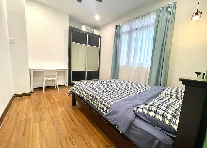Cozy Home In City Center With Free Parking - 1A
